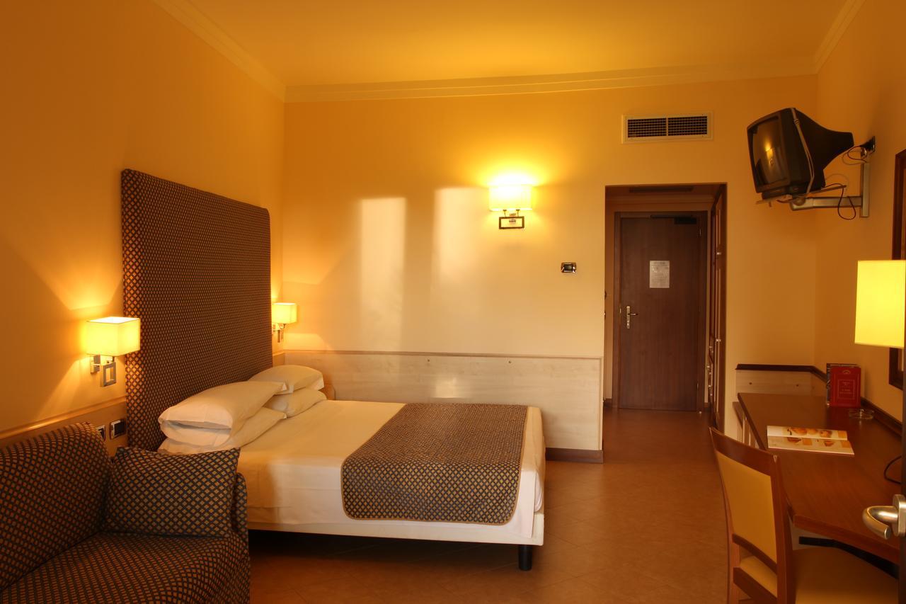 Hotel Resort Lido Degli Aranci Vibo Valentia Exterior foto